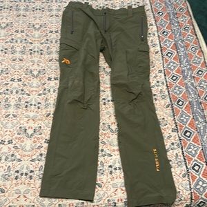 First Lite Women’s Alturas Hunting Hiking Pants Great Condition